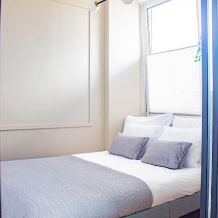 Central Apartment With Balcony And Views, Old Town, Metro Warschau Exterior foto