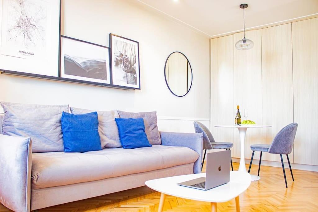 Central Apartment With Balcony And Views, Old Town, Metro Warschau Exterior foto