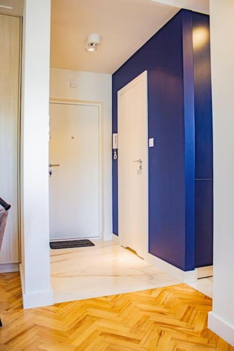 Central Apartment With Balcony And Views, Old Town, Metro Warschau Exterior foto
