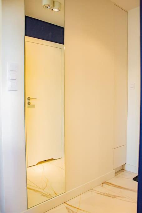 Central Apartment With Balcony And Views, Old Town, Metro Warschau Exterior foto