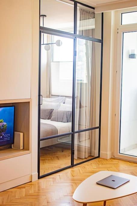 Central Apartment With Balcony And Views, Old Town, Metro Warschau Exterior foto