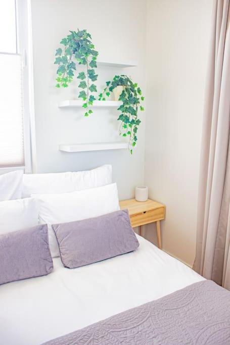Central Apartment With Balcony And Views, Old Town, Metro Warschau Exterior foto